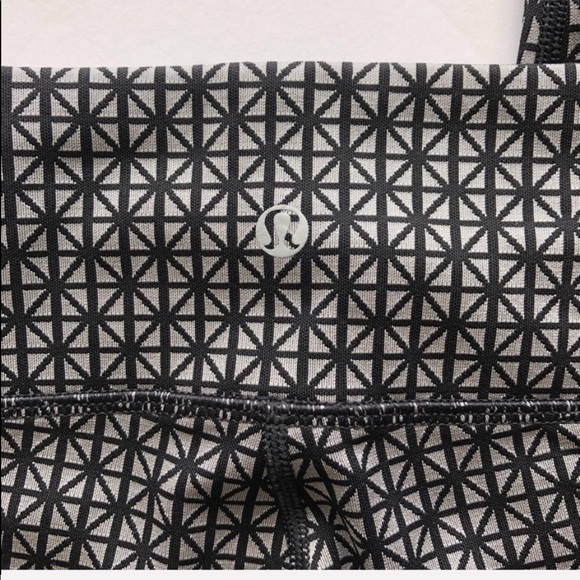 Lululemon wunderunder trigeo silver spoon black 6 - Picture 2 of 10